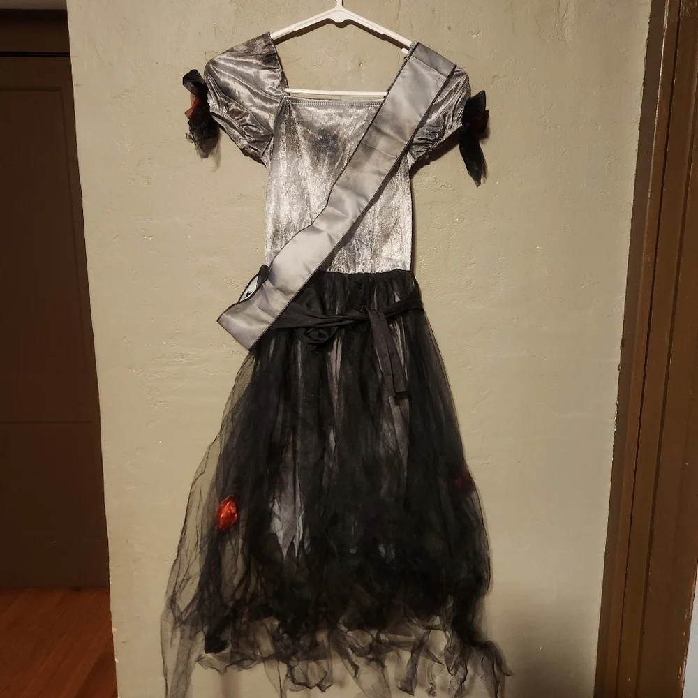 Prom Queen Corpse Kids Costume Size M